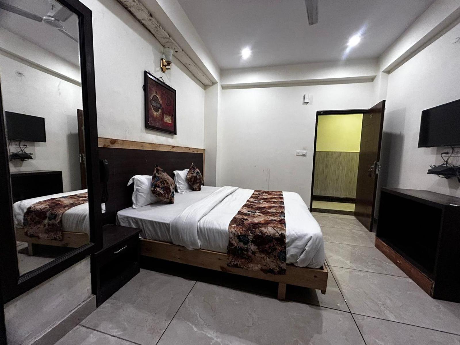 Hangout Inn Bhāgalpur Exterior photo